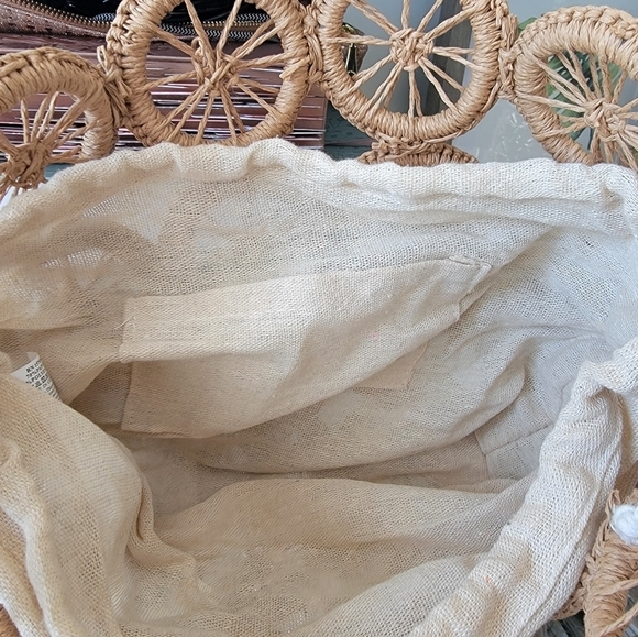 Bohemian Island Rattan Macrame Tote - Picture 4 of 8